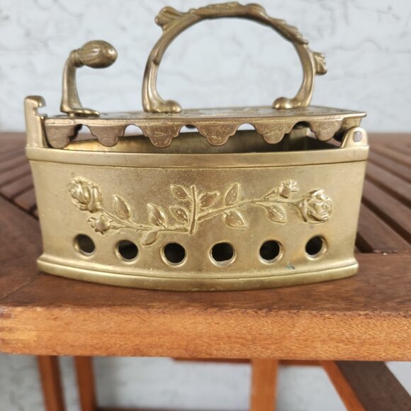 Antique 19th-Century Solid Brass Coal Iron Ornate Floral Decorative Collectible - Picture 6 of 10